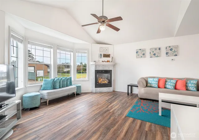 Photo 3 of Single family home for sale at 952 Wawona Ave SE, Ocean Shores, WA 98569 | MLS# NWM2544663 | Listing updated on 2026-09-22