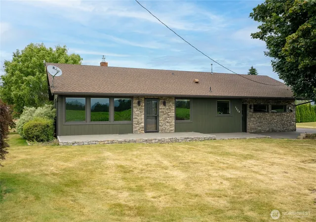 Photo 3 of Single family home for sale at 1724 Haveman Rd, Lynden, WA 98264 | MLS# NWM2544691 | Listing updated on 2026-10-01