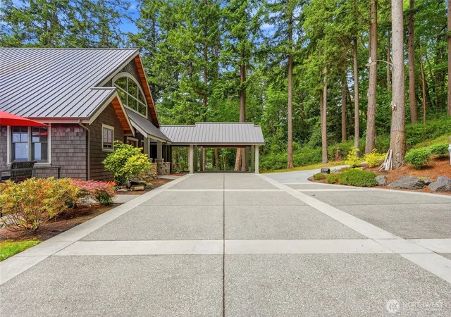 Photo 3 of Single family home for sale at 4898 S Camano Dr, Camano Island, WA 98282 | MLS# NWM2544699 | Listing updated on 2026-09-22