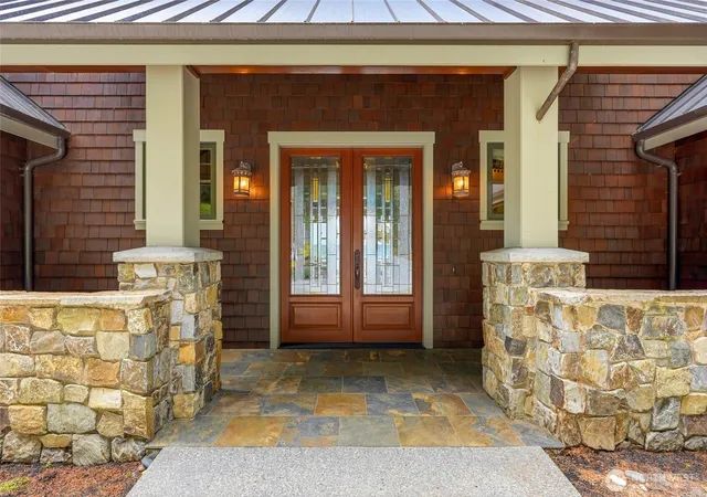 Photo 4 of Single family home for sale at 4898 S Camano Dr, Camano Island, WA 98282 | MLS# NWM2544699 | Listing updated on 2026-09-22