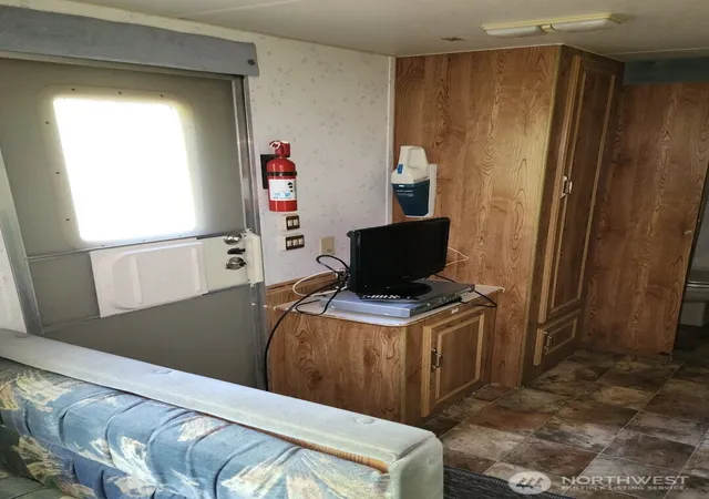 Photo 3 of Manufactured home for sale at 86 1 Goldrush Rd, Deming, WA 98244 | MLS# NWM2544704 | Listing updated on 2026-09-22