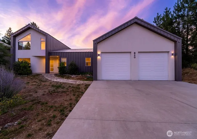 Photo 1 of Single family home for sale at 820 Cedar St, Leavenworth, WA 98826 | MLS# NWM2544719 | Listing updated on 2026-09-22