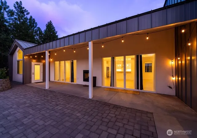 Photo 4 of Single family home for sale at 820 Cedar St, Leavenworth, WA 98826 | MLS# NWM2544719 | Listing updated on 2026-09-22
