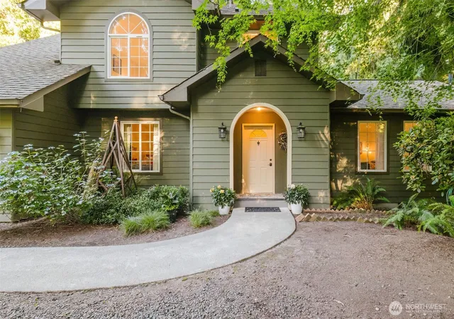 Photo 1 of Sale Pending at 7215 Ne Dolphin Dr, Bainbridge Island, WA 98110 | MLS# NWM2544759 | Listing updated on 2026-08-21