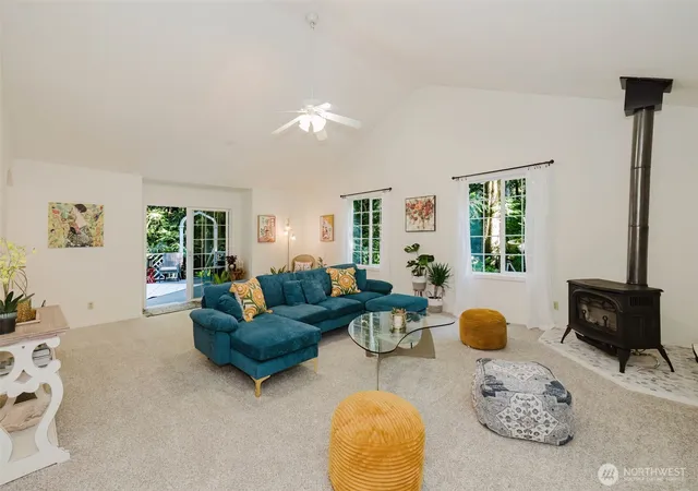 Photo 2 of Sale Pending at 7215 Ne Dolphin Dr, Bainbridge Island, WA 98110 | MLS# NWM2544759 | Listing updated on 2026-08-21