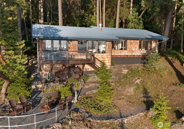 Photo 2 of Single family home for sale at 449 Madrona Dr, Friday Harbor, WA 98250 | MLS# NWM2544762 | Listing updated on 2026-09-22