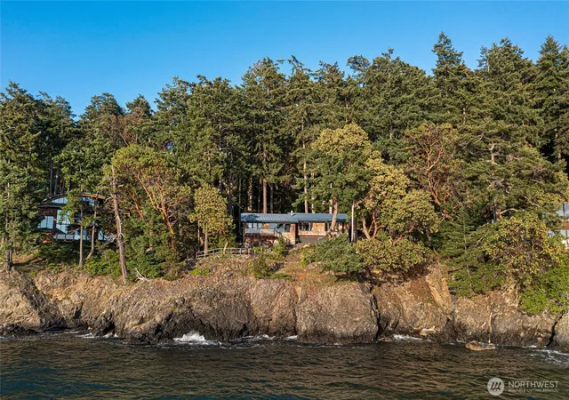 Photo 3 of Single family home for sale at 449 Madrona Dr, Friday Harbor, WA 98250 | MLS# NWM2544762 | Listing updated on 2026-09-22