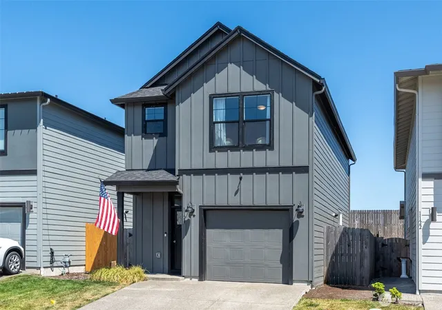 Photo 2 of Single family home for sale at 1128 N Auburn Pl, Ridgefield, WA 98642 | MLS# NWM2544763 | Listing updated on 2026-09-28