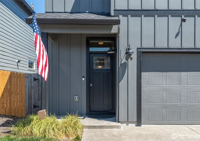 Photo 3 of Single family home for sale at 1128 N Auburn Pl, Ridgefield, WA 98642 | MLS# NWM2544763 | Listing updated on 2026-09-28