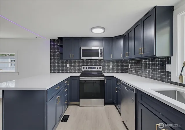 Photo 3 of Manufactured home for sale at 31108 3rd Avenue #117, Black Diamond, WA 98010 | MLS# NWM2544769 | Listing updated on 2026-09-28
