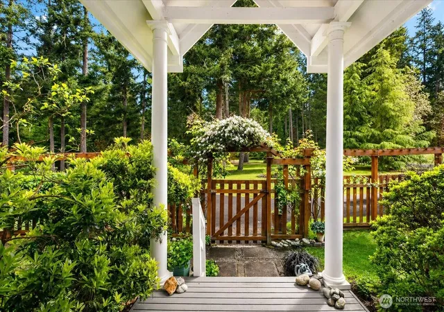Photo 2 of Single family home for sale at 5427 Bayview Rd, Langley, WA 98260 | MLS# NWM2544775 | Listing updated on 2026-10-01