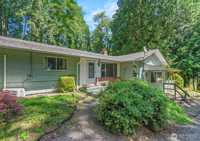 Photo 2 of Sale Pending at 3739 Columbia Hts Rd, Longview, WA 98632 | MLS# NWM2544780 | Listing updated on 2026-09-25