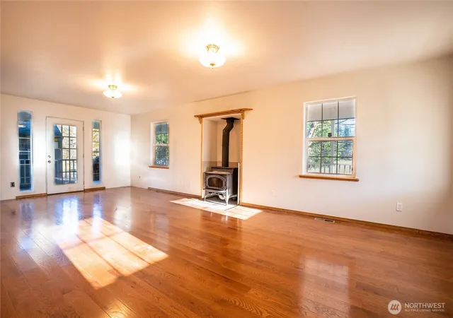 Photo 2 of Single family home for sale at 732 Satsop Rd W, Montesano, WA 98563 | MLS# NWM2544794 | Listing updated on 2026-09-22