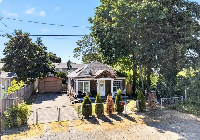 Photo 2 of Sale Pending at 10920 47th Avenue Sw, Lakewood, WA 98499 | MLS# NWM2544822 | Listing updated on 2026-09-21