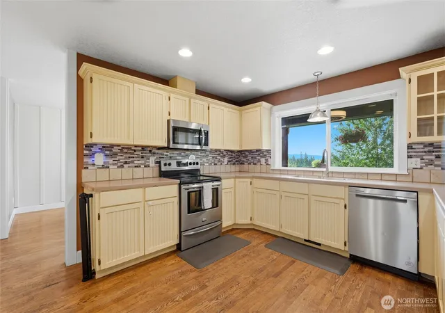 Photo 3 of Single family home for sale at 21013 NE 273rd Street, Battle Ground, WA 98604 | MLS# NWM2544854 | Listing updated on 2026-09-22