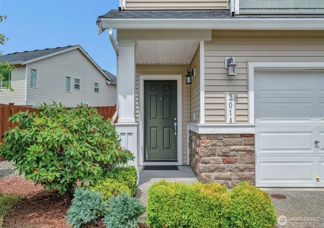 Photo 2 of Townhouse for sale at 201 127th Street Se #A, Everett, WA 98208 | MLS# NWM2544875 | Listing updated on 2026-10-02