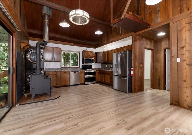 Photo 3 of Single family home for sale at 2461 W Deegan Rd, Shelton, WA 98584 | MLS# NWM2544885 | Listing updated on 2026-09-30