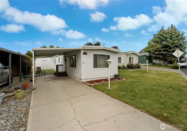 Photo 1 of Manufactured home for sale at 1031 Se Scenic View Dr, College Place, WA 99324 | MLS# NWM2544900 | Listing updated on 2026-09-22