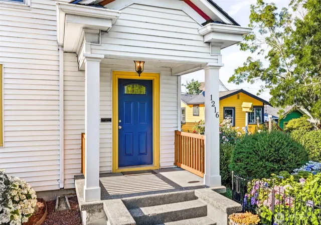 Photo 2 of Sale Pending at 1216 Burwell St, Bremerton, WA 98337 | MLS# NWM2544909 | Listing updated on 2026-09-29