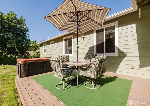 Photo 4 of Single family home for sale at 235 NW Bunker Hl Ln W, Bremerton, WA 98311 | MLS# NWM2544911 | Listing updated on 2026-09-22