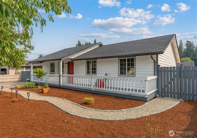 Photo 4 of Sale Pending at 108 Sunnyside Dr, Centralia, WA 98531 | MLS# NWM2544914 | Listing updated on 2026-09-23