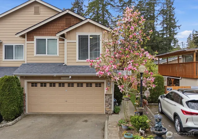 Photo 2 of Townhouse for sale at 20414 26th Avenue W #L2, Lynnwood, WA 98036 | MLS# NWM2544999 | Listing updated on 2026-09-22