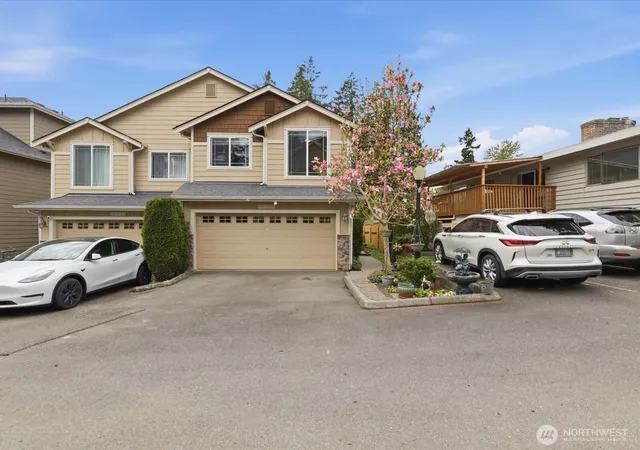 Photo 3 of Townhouse for sale at 20414 26th Avenue W #L2, Lynnwood, WA 98036 | MLS# NWM2544999 | Listing updated on 2026-09-22