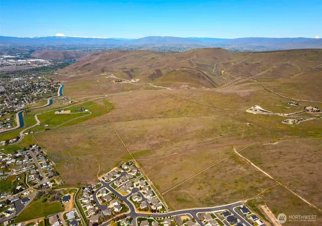 Photo 3 of Land for sale at 351 Kristi Ln, Yakima, WA 98901 | MLS# NWM2545034 | Listing updated on 2026-09-30
