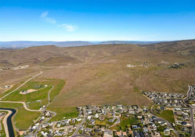 Photo 1 of Land for sale at 351 Kristi Ln, Yakima, WA 98901 | MLS# NWM2545034 | Listing updated on 2026-09-30