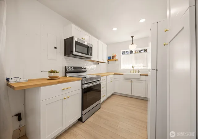 Photo 3 of Single family home for sale at 123 Chris St, Pateros, WA 98846 | MLS# NWM2545048 | Listing updated on 2026-10-01