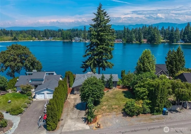 Photo 2 of Single family home for sale at 2505 211th Avenue E, Lake Tapps, WA 98391 | MLS# NWM2545050 | Listing updated on 2026-09-22