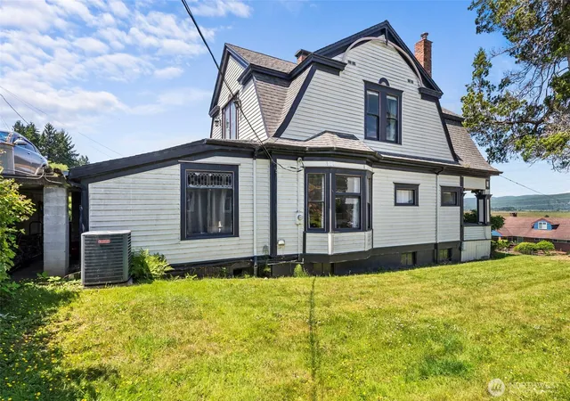 Photo 2 of Single family home for sale at 714 W 1st Street, South Bend, WA 98586 | MLS# NWM2545060 | Listing updated on 2026-09-22