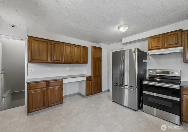 Photo 4 of Single family home for sale at 806 4th Street SE, Auburn, WA 98002 | MLS# NWM2545072 | Listing updated on 2026-09-22