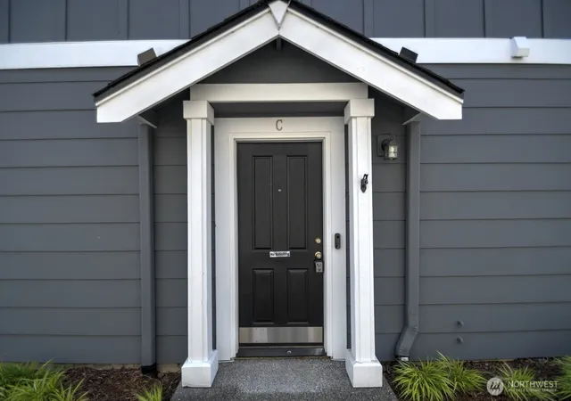 Photo 2 of Condo for sale at 6007 Illinois Ln Se #C, Lacey, WA 98513 | MLS# NWM2545144 | Listing updated on 2026-09-22