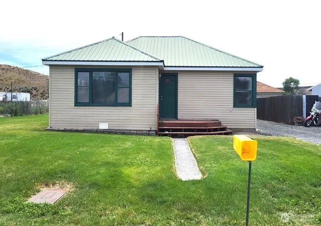 Photo 3 of Single family home for sale at 536 Spokane St, Wilson Creek, WA 98860 | MLS# NWM2545162 | Listing updated on 2026-09-22