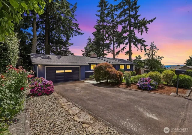 Photo 1 of Single family home for sale at 1015 Ne 64th Street, Vancouver, WA 98665 | MLS# NWM2545163 | Listing updated on 2026-10-01