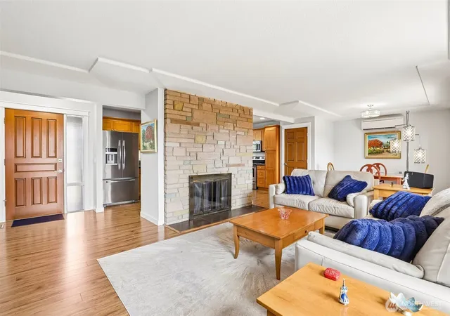 Photo 4 of Single family home for sale at 1015 NE 64th Street, Vancouver, WA 98665 | MLS# NWM2545163 | Listing updated on 2026-10-01