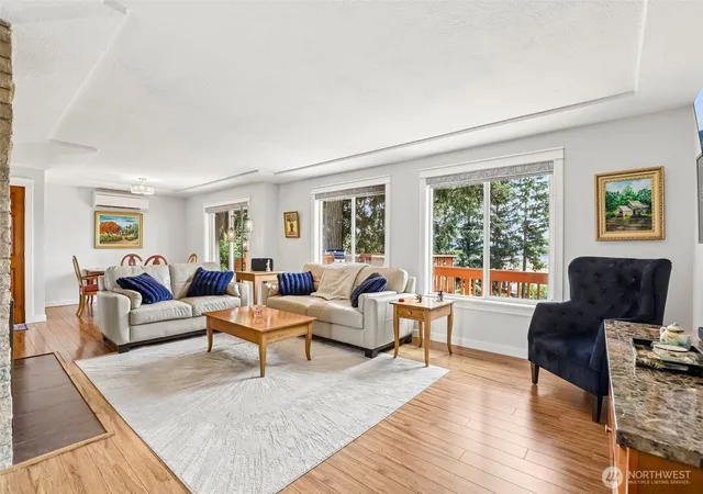Photo 3 of Single family home for sale at 1015 NE 64th Street, Vancouver, WA 98665 | MLS# NWM2545163 | Listing updated on 2026-10-01