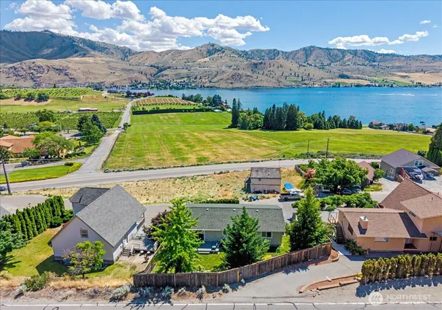 Photo 2 of Sale Pending at 215 San Remo Ln, Chelan, WA 98816 | MLS# NWM2545202 | Listing updated on 2026-09-24