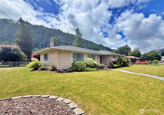 Photo 4 of Sale Pending at 301 Temple Ave, Morton, WA 98356 | MLS# NWM2545204 | Listing updated on 2026-09-25