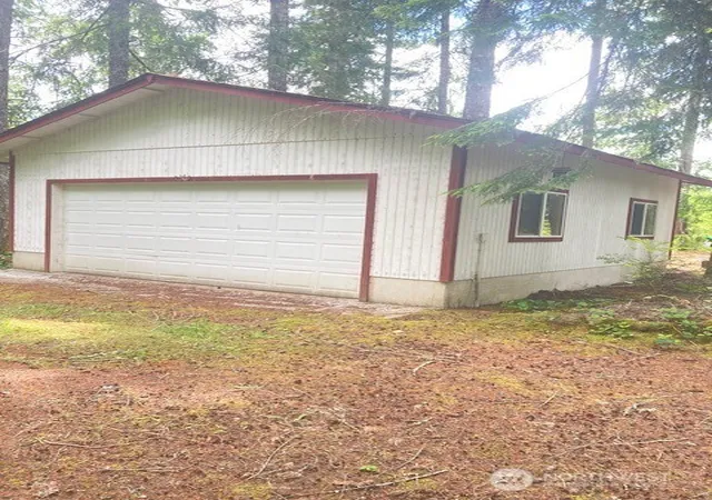 Photo 2 of Sale Pending at 50 N Quinault Pl, Hoodsport, WA 98548 | MLS# NWM2545232 | Listing updated on 2026-09-25