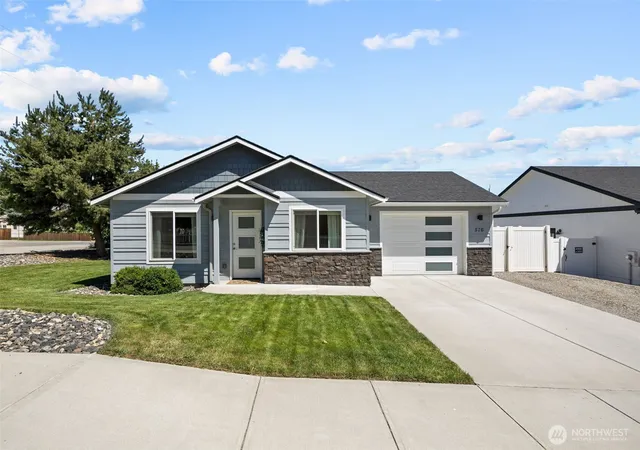 Photo 2 of Sale Pending at 576 Sebastian Way, Wenatchee, WA 98801 | MLS# NWM2545252 | Listing updated on 2026-09-25