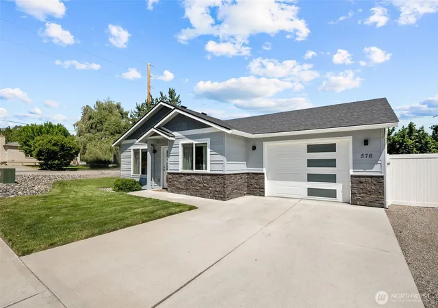 Photo 1 of Sale Pending at 576 Sebastian Way, Wenatchee, WA 98801 | MLS# NWM2545252 | Listing updated on 2026-09-25