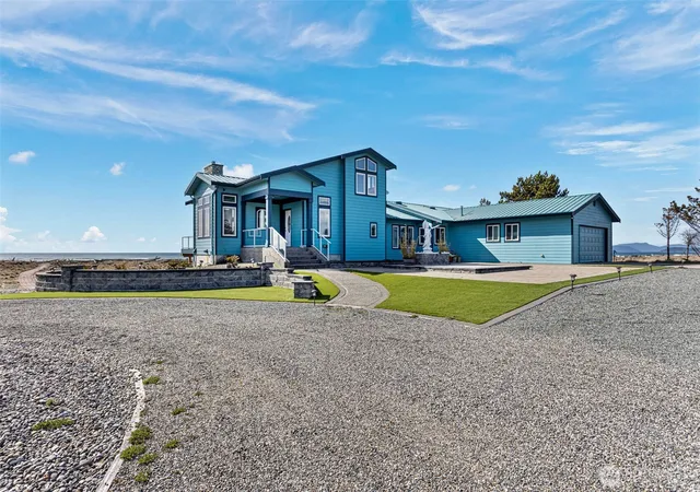 Photo 1 of Single family home for sale at 913 Riley Rd, Oak Harbor, WA 98277 | MLS# NWM2545289 | Listing updated on 2026-09-22