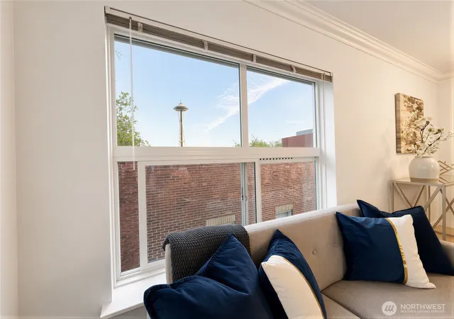 Photo 4 of Condo for sale at 621 5th Avenue N #402, Seattle, WA 98109 | MLS# NWM2545309 | Listing updated on 2026-09-22
