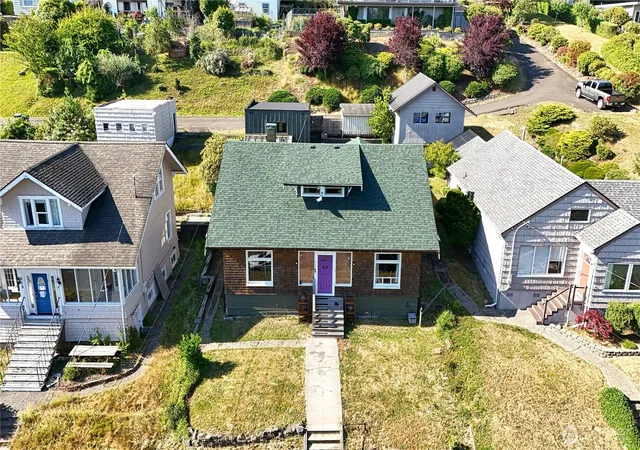 Photo 2 of Single family home for sale at 317 Sunset Dr, Hoquiam, WA 98550 | MLS# NWM2545326 | Listing updated on 2026-09-22