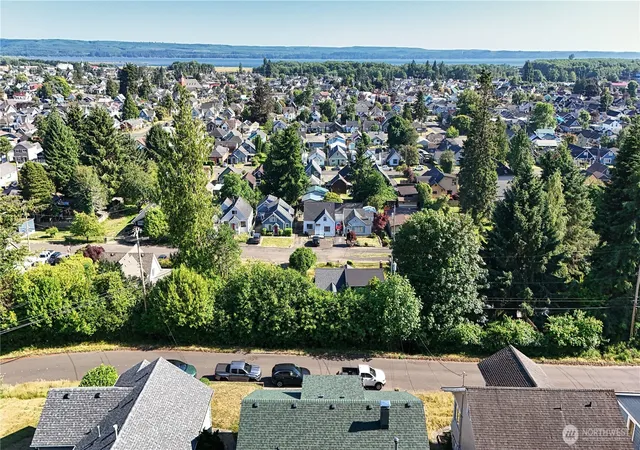 Photo 3 of Single family home for sale at 317 Sunset Dr, Hoquiam, WA 98550 | MLS# NWM2545326 | Listing updated on 2026-09-22