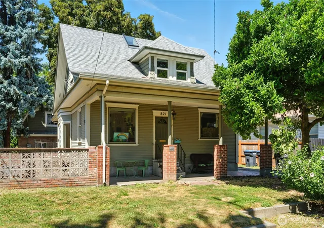 Photo 1 of Single family home for sale at 821 Valencia St, Walla Walla, WA 99362 | MLS# NWM2545345 | Listing updated on 2026-09-22