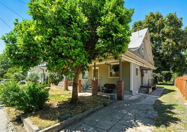 Photo 2 of Single family home for sale at 821 Valencia St, Walla Walla, WA 99362 | MLS# NWM2545345 | Listing updated on 2026-09-22