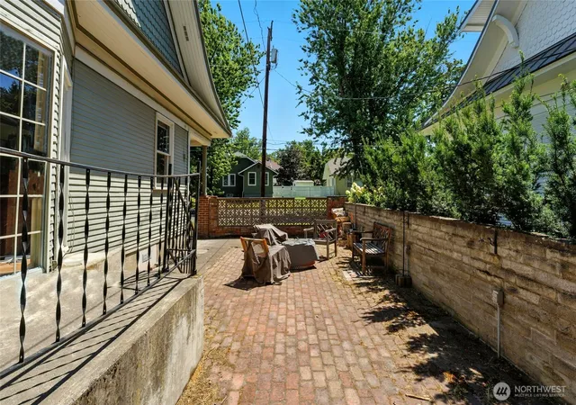 Photo 3 of Single family home for sale at 821 Valencia St, Walla Walla, WA 99362 | MLS# NWM2545345 | Listing updated on 2026-09-22